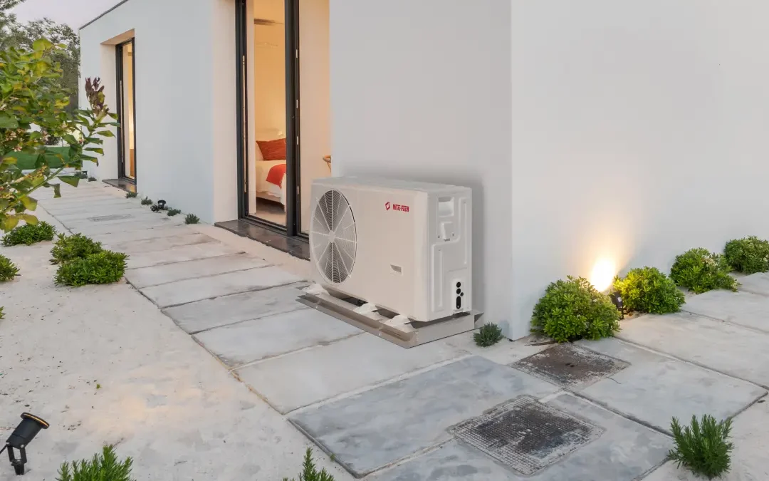 Pompa ciepła Elika Monoblock 8–16 – widok z przodu – METAL-FACH Technika Grzewcza